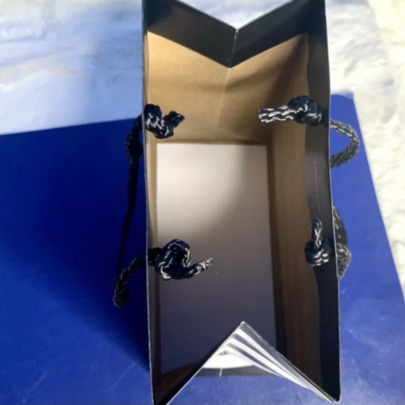 24 NEW Sephora Black White Striped Paper Bags 7in - Picture 7 of 8